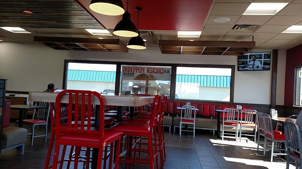 Arbys | meal takeaway | 910 E 30th Ave, Hutchinson, KS 67501, USA | 6206690180 OR +1 620-669-0180