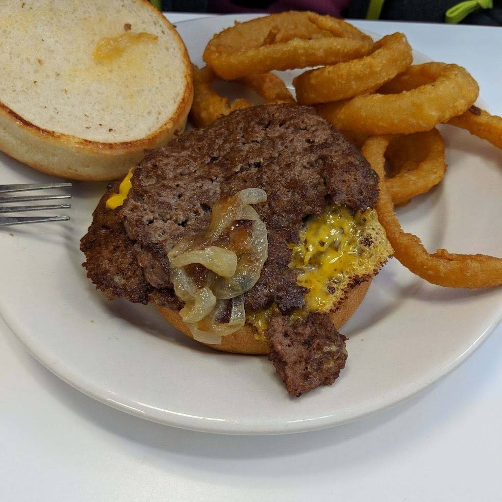 Steak n Shake | restaurant | 9150 N Main St, Dayton, OH 45415, USA | 9378320294 OR +1 937-832-0294