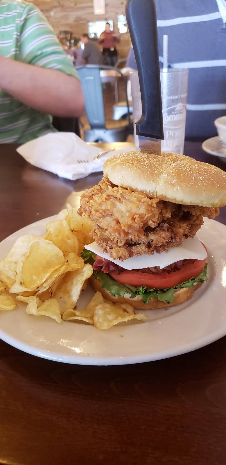 Southern Fried | restaurant | 130 E Broad St, Mineola, TX 75773, USA | 9036388194 OR +1 903-638-8194