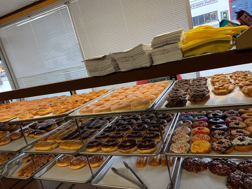Tolas Donuts & Chinese Food | restaurant | 1080 Sebastopol Rd, Santa Rosa, CA 95407, USA | 7077578061 OR +1 707-757-8061