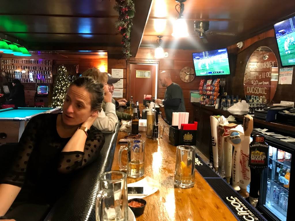 C & Cs Mosquito Inn | restaurant | 3208 4 Mile Rd, Racine, WI 53404, USA | 2625834378 OR +1 262-583-4378