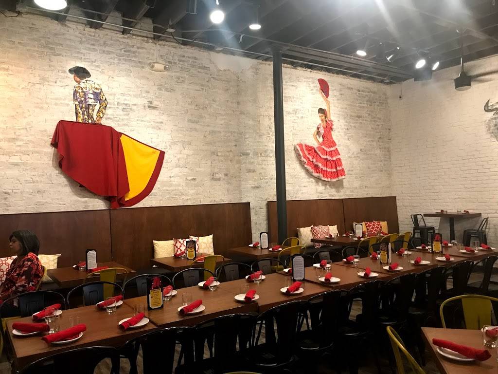 Toro Kitchen + Bar | restaurant | 1142 E Commerce St, San Antonio, TX 78205, USA | 2105921075 OR +1 210-592-1075