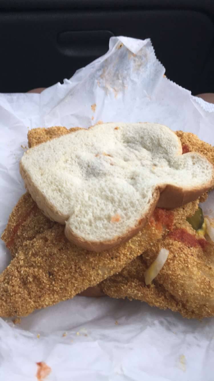 Whites Fish & BBQ | restaurant | 3405 Clarksville Pike, Nashville, TN 37218, USA | 6155939001 OR +1 615-593-9001