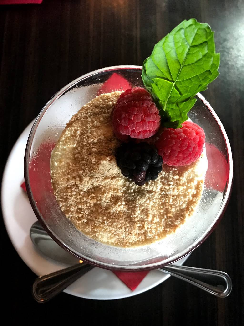 Nunos Bistro & Bar | restaurant | 2440 W Arrow Route #4a, Upland, CA 91786, USA | 9096240500 OR +1 909-624-0500