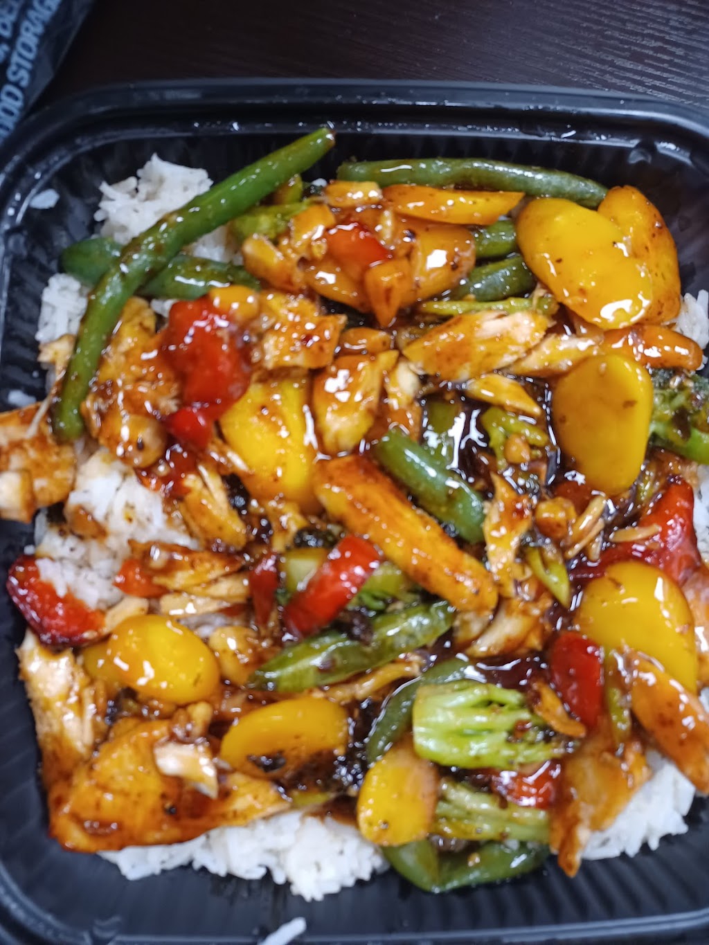 Velles GRILLE | restaurant | 15836 Livernois, Detroit, MI 48238, USA | 3136469484 OR +1 313-646-9484