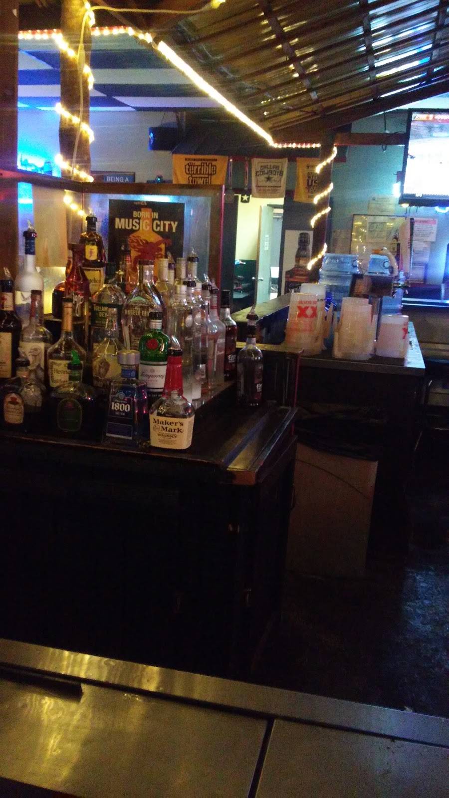 Luckys Bar & Grill | restaurant | 579 Stewarts Ferry Pike, Nashville, TN 37214, USA | 6158714101 OR +1 615-871-4101