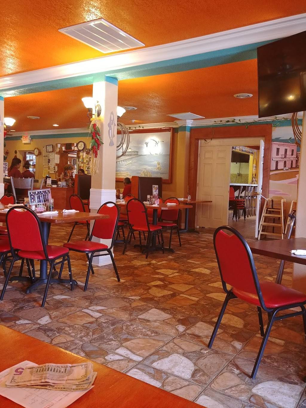 Palacios Mexican Restaurant | restaurant | 511 Main St, Palacios, TX 77465, USA | 3619722766 OR +1 361-972-2766