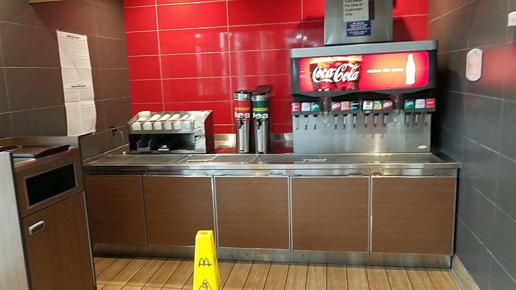 McDonalds | cafe | 1602 E 2nd St, Benicia, CA 94510, USA | 7077456340 OR +1 707-745-6340