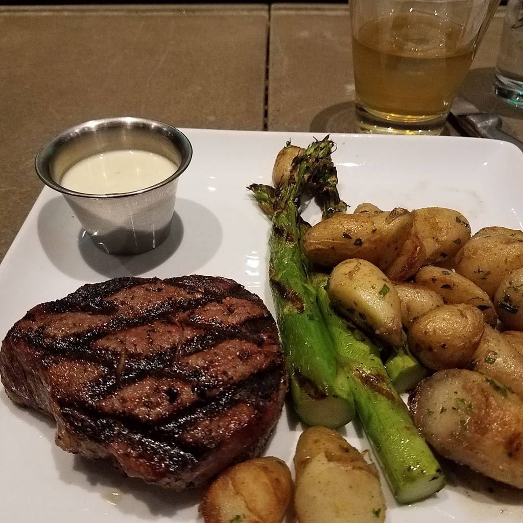 Venue Restaurant & Lounge | restaurant | 4111 Pioneer Woods Dr Ste 100, Lincoln, NE 68506, USA | 4024888368 OR +1 402-488-8368