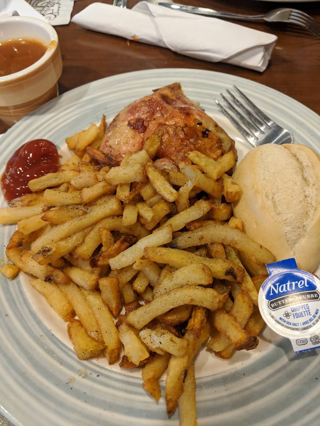 Swiss Chalet | restaurant | 933 Lansdowne St W, Peterborough, ON K9J 1Z5, Canada | 7057455577 OR +1 705-745-5577