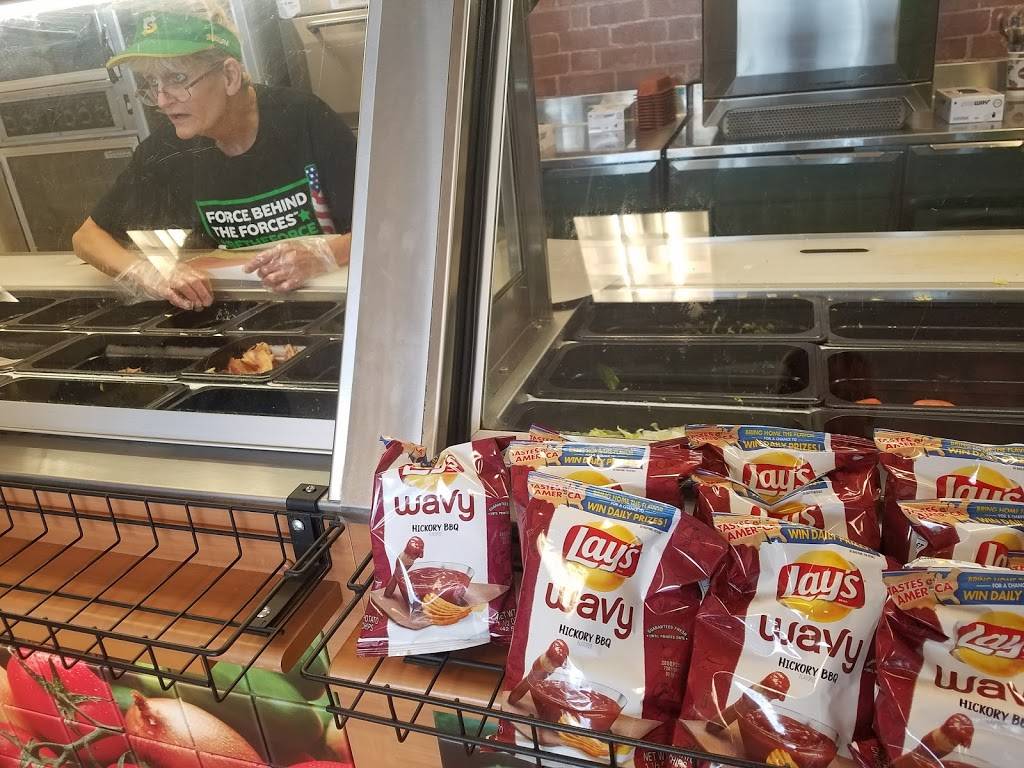 Subway | meal takeaway | 11201A E 24 Hwy Cir, Independence, MO 64050, USA | 8164610992 OR +1 816-461-0992