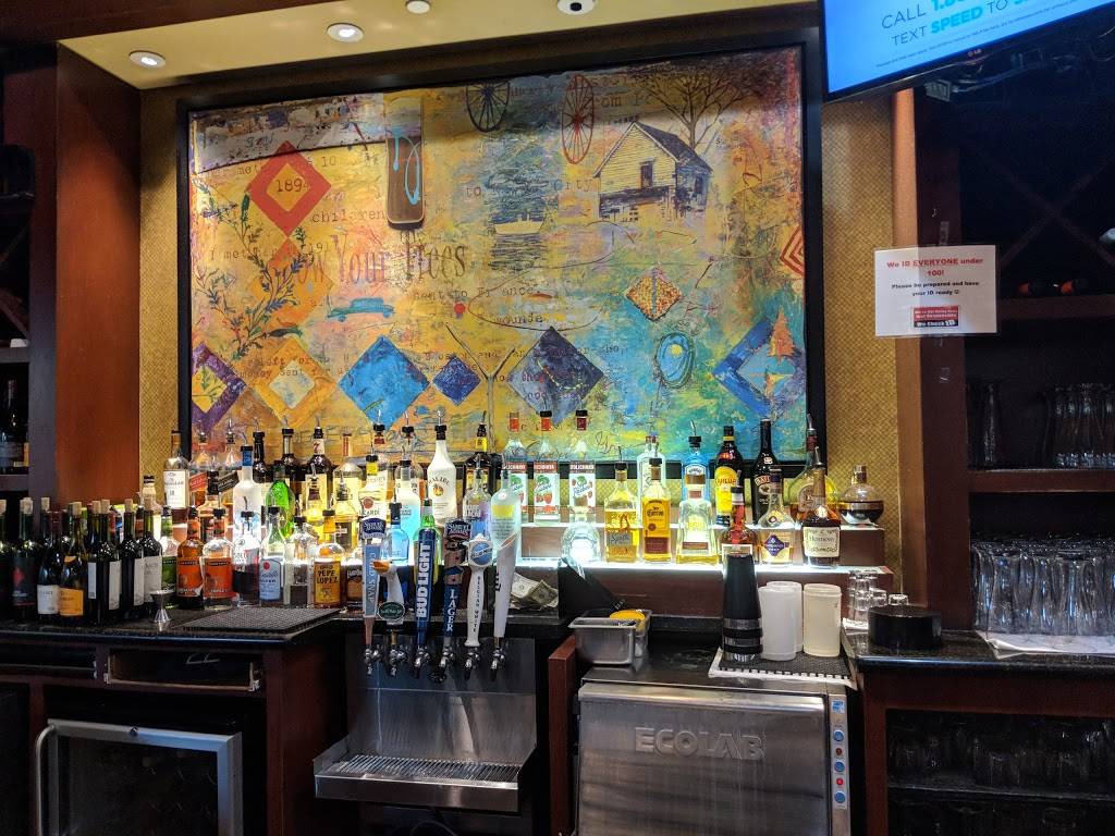 Ruby Tuesday | restaurant | North Terminal, Between Gates D23 and D24, W G Rogell Dr, Detroit, MI 48242, USA | 7344425761 OR +1 734-442-5761