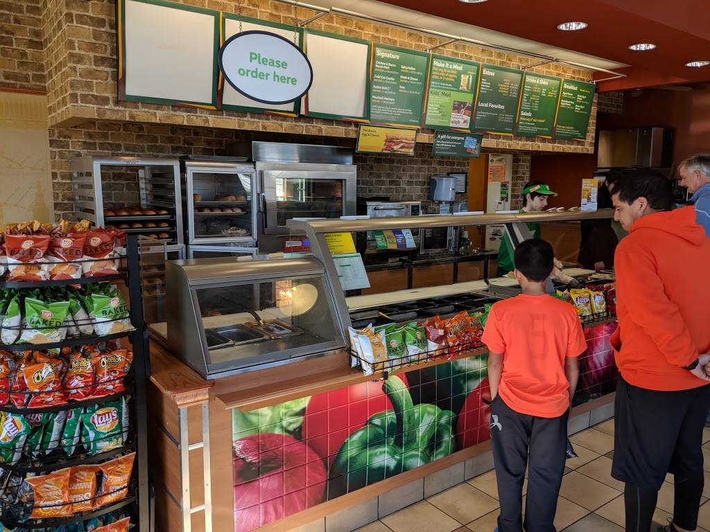 Subway Restaurants | restaurant | Town Center, 2648 FM407 Suite 100, Bartonville, TX 76226, USA | 9404557450 OR +1 940-455-7450
