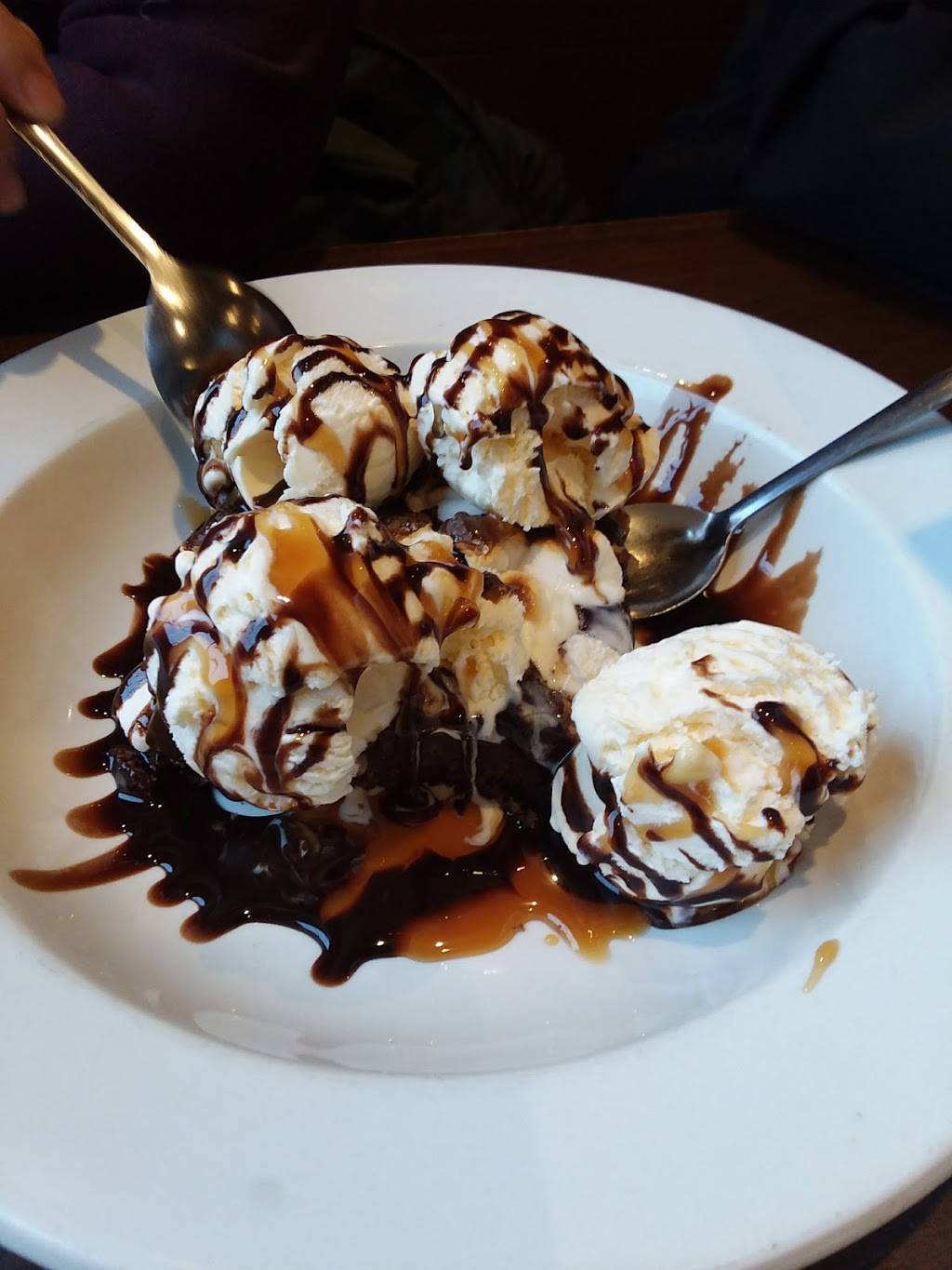 Logans Roadhouse | restaurant | 2697 Tittabawassee Rd, Saginaw, MI 48604, USA | 9897903803 OR +1 989-790-3803