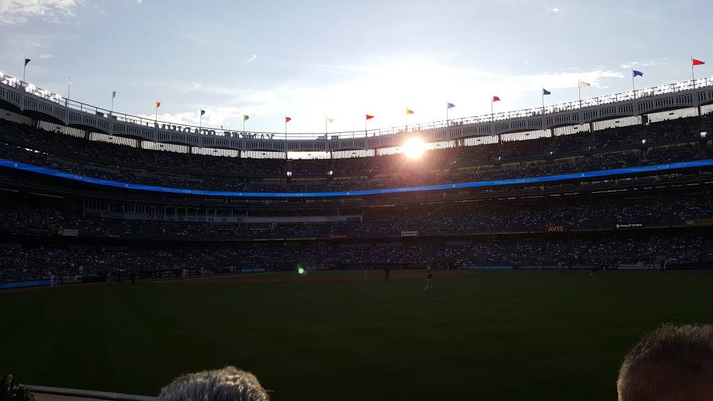 Johnny Rockets | restaurant | One E 161 St, The Bronx, NY 10451, USA | 7182934300 OR +1 718-293-4300