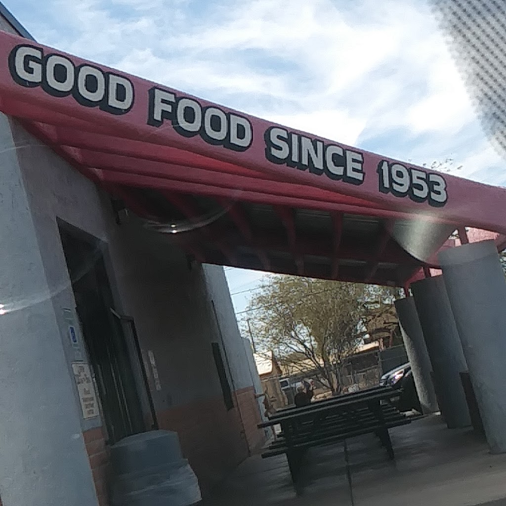 Lucky Wishbone | restaurant | 5220 S Nogales Hwy, Tucson, AZ 85706, USA | 5202947607 OR +1 520-294-7607