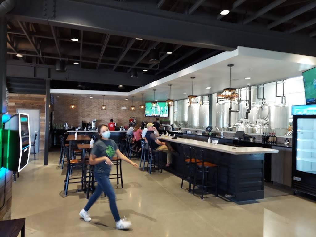 Hop Haus Brewing Company | restaurant | 2975 Sub-Zero Pkwy, Fitchburg, WI 53719, USA | 6084971133 OR +1 608-497-1133