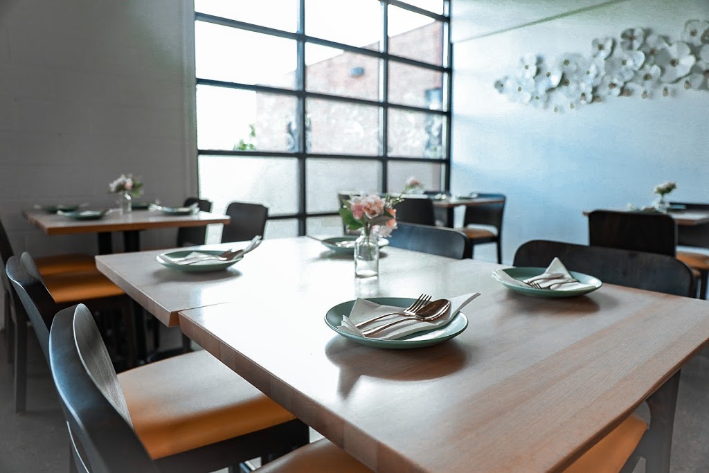 Pineapples Thai Kitchen | restaurant | 722 Preston Ave Ste.103, Charlottesville, VA 22903, USA | 4342022366 OR +1 434-202-2366