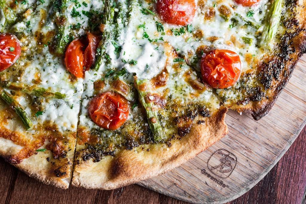 Compass Bar | restaurant | 433 W Diversey Pkwy, Chicago, IL 60614, USA | 7732483230 OR +1 773-248-3230