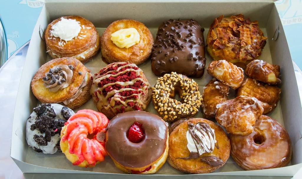 SKS Donut & Croissant | bakery | 5850 W 3rd St Suite #A, Los Angeles, CA 90036, USA | 3239352409 OR +1 323-935-2409