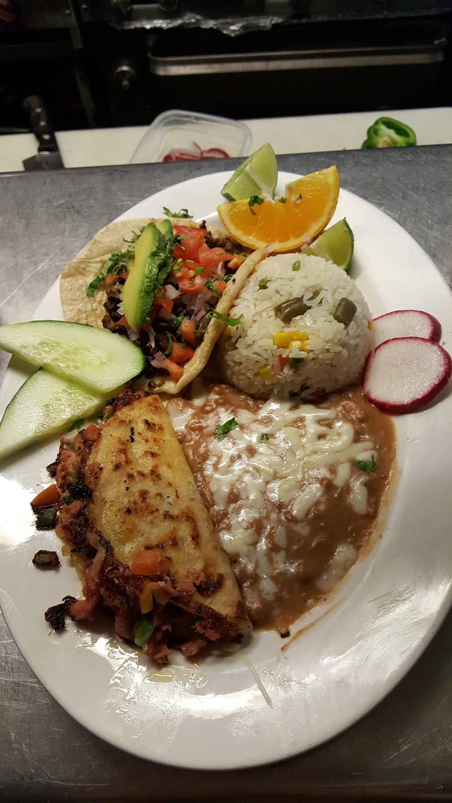 Boca Del Rio | restaurant | 1733, 3706 Whittier Blvd, Los Angeles, CA 90023, USA | 3232631826 OR +1 323-263-1826