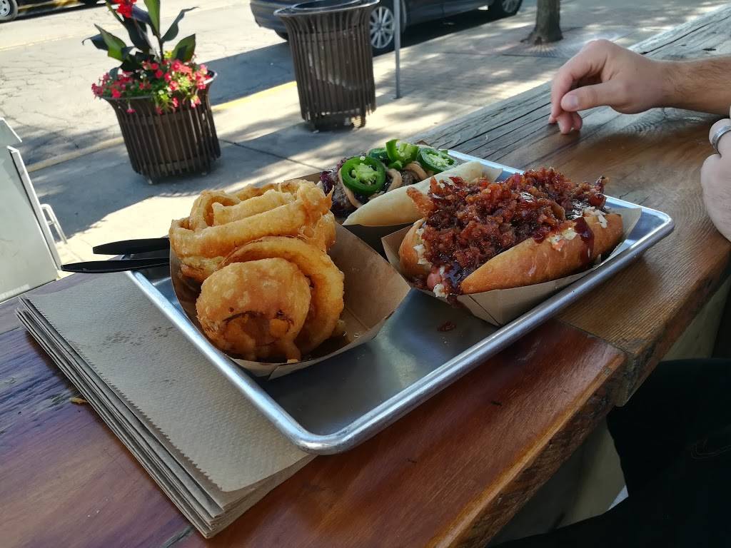 Detroit Dog Co. | restaurant | 200 W 5th St, Royal Oak, MI 48067, USA | 2482916587 OR +1 248-291-6587