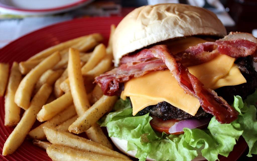 TGI Fridays | restaurant | 880 Kidder St, Wilkes-Barre, PA 18702, USA | 5708239923 OR +1 570-823-9923