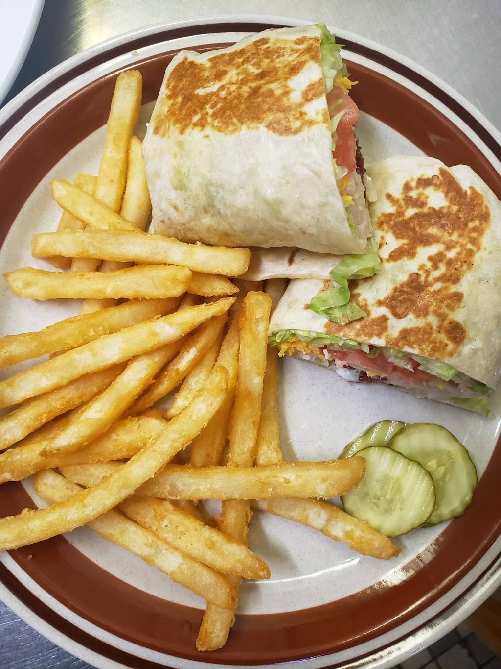 Bianas Diner | restaurant | 902 E Waterford St, Wakarusa, IN 46573, USA | 5748620011 OR +1 574-862-0011