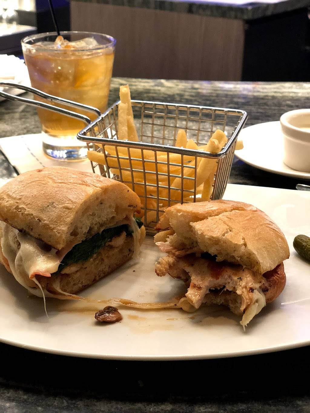 Fire|Vine Grill & Bar & Windows On The Bay | restaurant | 600 Airport Blvd, Burlingame, CA 94010, USA | 6503408500 OR +1 650-340-8500