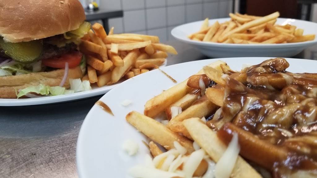 Sideways Bar and Grill | restaurant | 18-22 Bridge St W, Campbellford, ON K0L 1L0, Canada | 7059472333 OR +1 705-947-2333