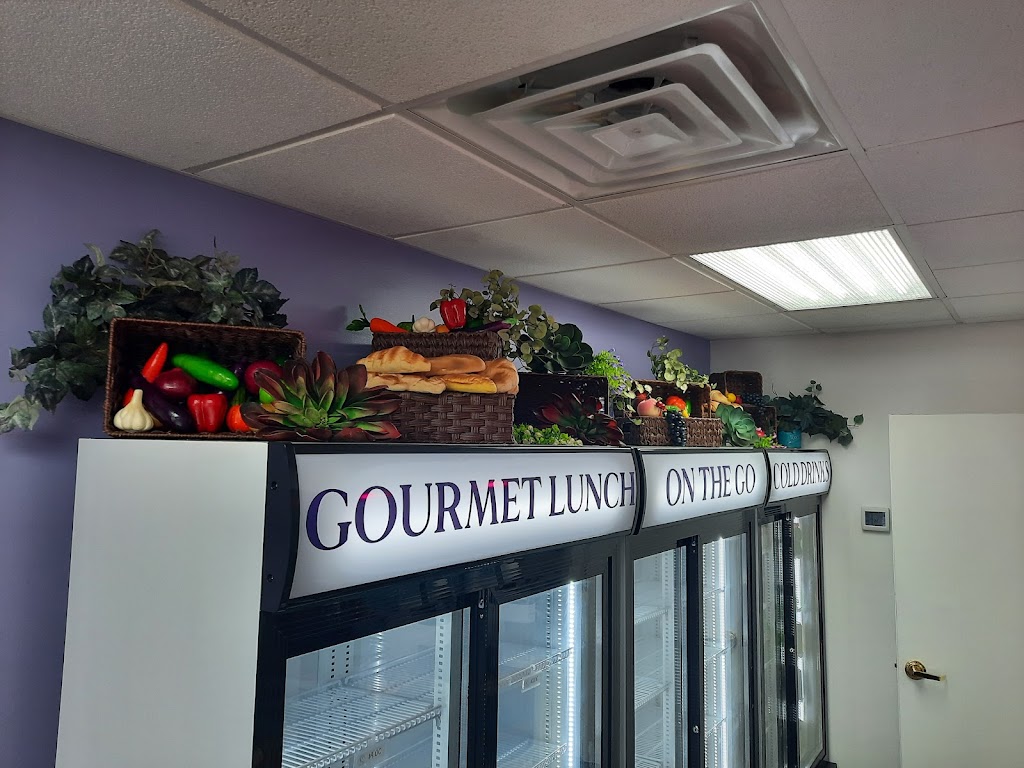 Kys Kreations Lunch Box | restaurant | 1104 Broad St, New Castle, IN 47362, USA | 7654651060 OR +1 765-465-1060