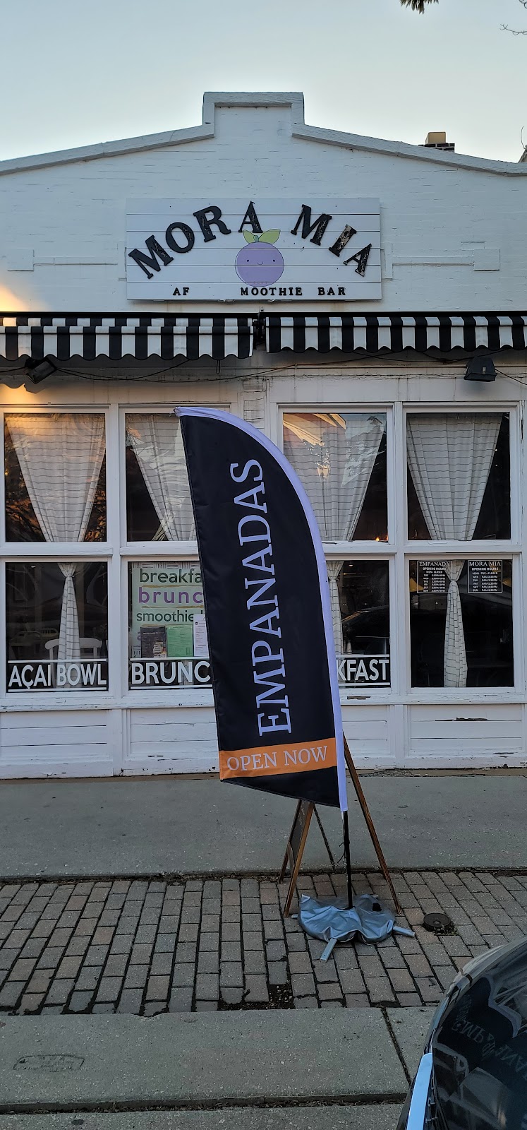 Empanada Factory By Mora Mia | restaurant | 2436 S Oakley Ave, Chicago, IL 60608, USA | 3125049241 OR +1 312-504-9241