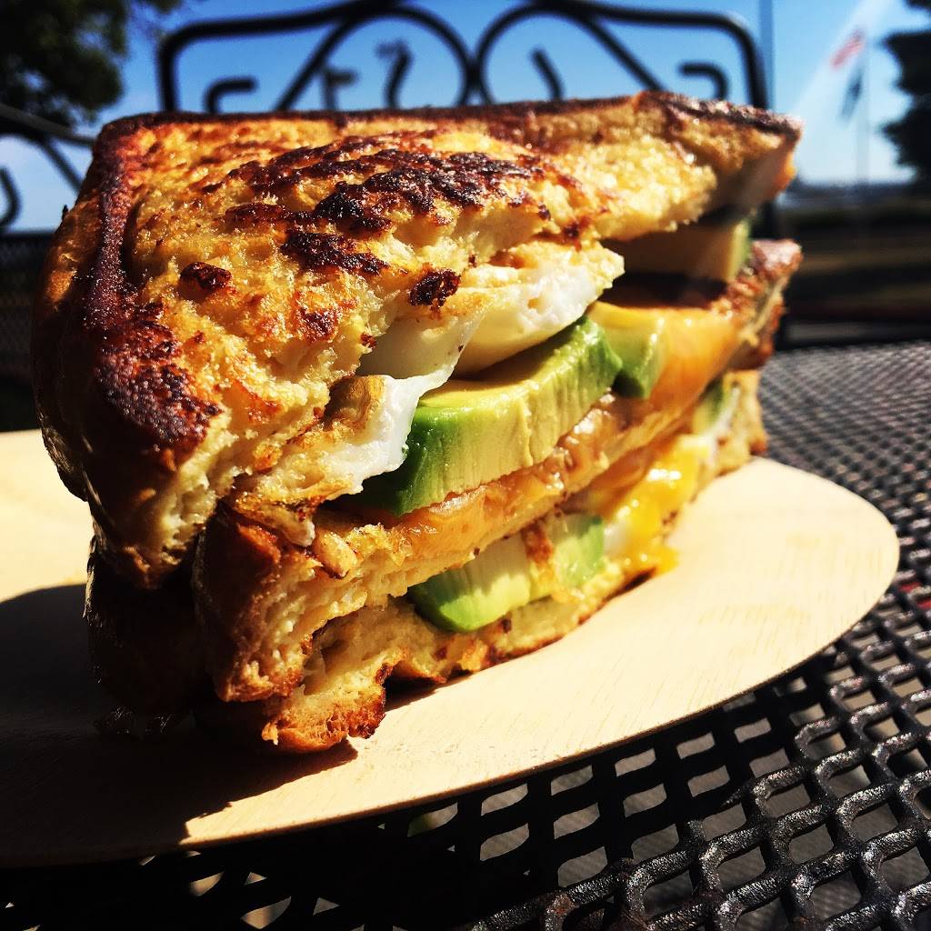 The Apron Cafe | cafe | 355 Gabreski Airport, Westhampton Beach, NY 11978, USA | 6316849996 OR +1 631-684-9996