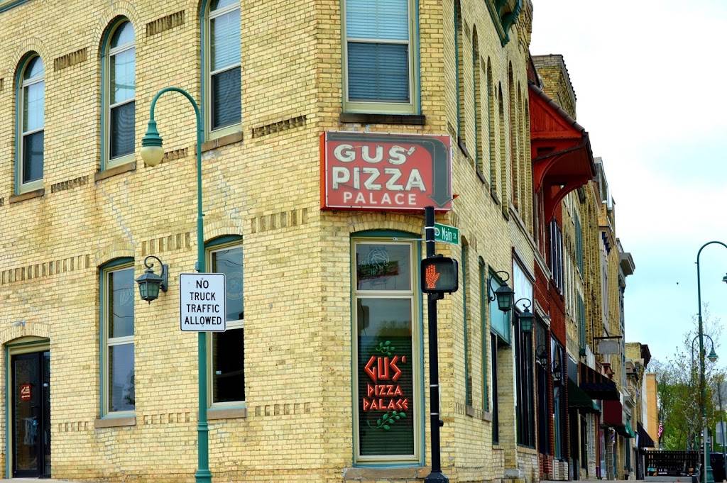 Gus Pizza Palace | restaurant | 139 W Main St, Whitewater, WI 53190, USA | 2624733562 OR +1 262-473-3562