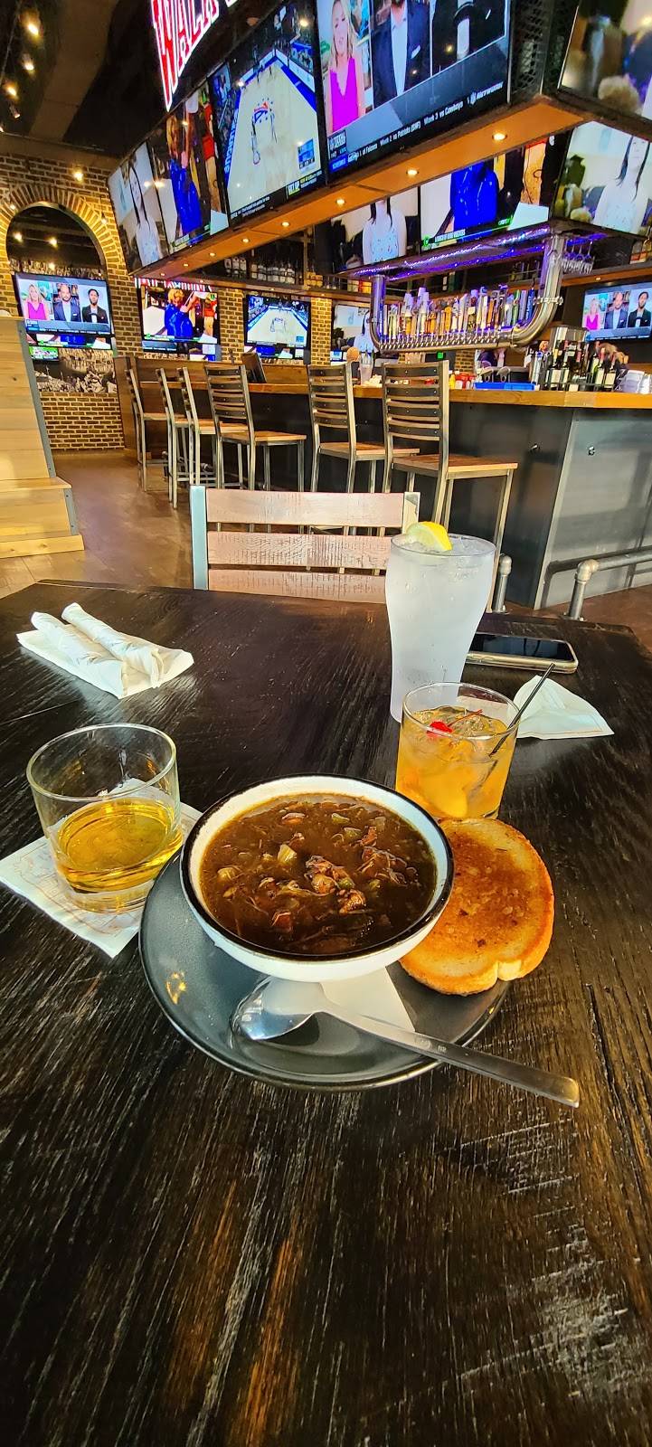 Walk-Ons Sports Bistreaux | restaurant | 50 Town Center Pkwy, Slidell, LA 70458, USA | 9856399891 OR +1 985-639-9891