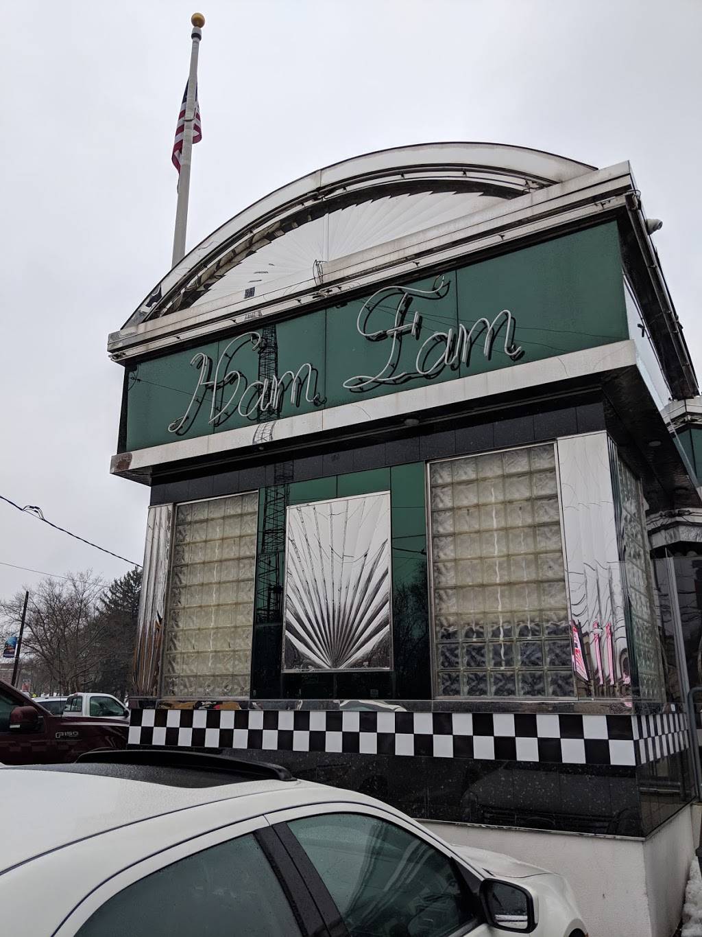 Hamilton Family Restaurant | restaurant | 2027 Hamilton St, Allentown, PA 18104, USA | 6104336452 OR +1 610-433-6452