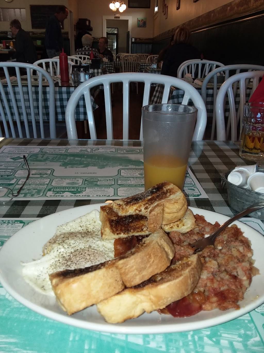 Brown Cow Restaurant | restaurant | 350 E Main St, Newport, VT 05855, USA | 8023347887 OR +1 802-334-7887