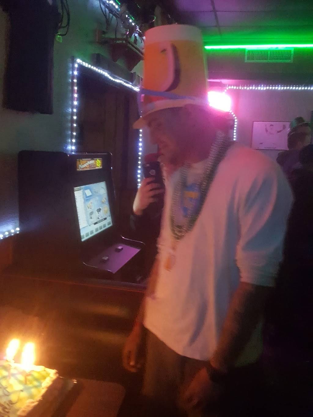 Chasers Tavern | restaurant | 1874 Delmar Dr, Folcroft, PA 19032, USA | 6105835720 OR +1 610-583-5720