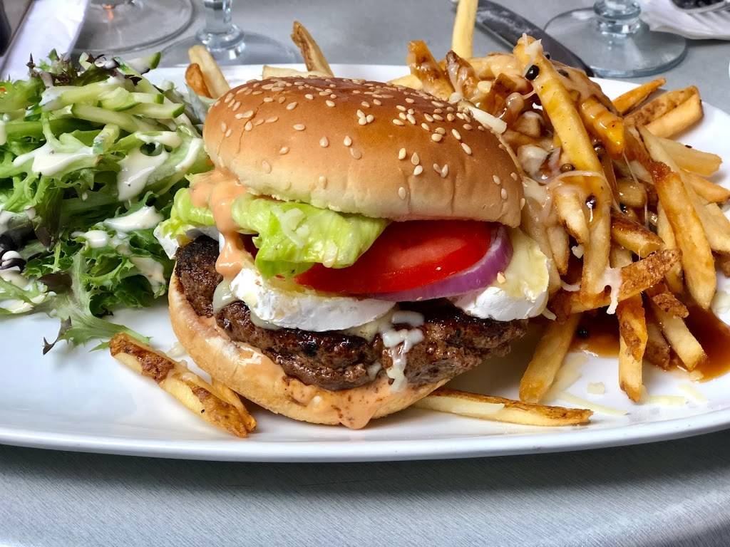 Bistro Sous le Fort | restaurant | 48 Rue Sous le Fort, Québec, QC G1K 4G9, Canada | 4186940852 OR +1 418-694-0852