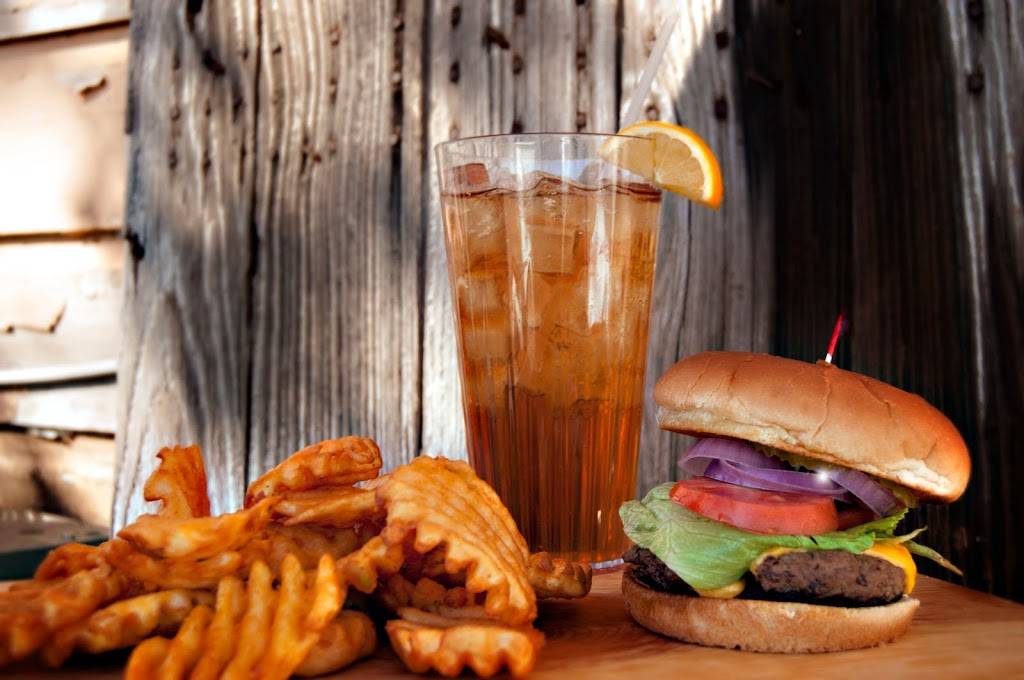 Burger bar cafe | restaurant | 608 Bessemer Ave, Llano, TX 78643, USA | 3252474660 OR +1 325-247-4660