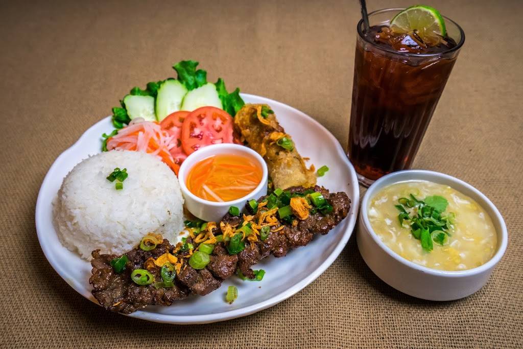 Four Seasons Restaurant | restaurant | 6767 Wilson Blvd, Falls Church, VA 22044, USA | 7035338388 OR +1 703-533-8388