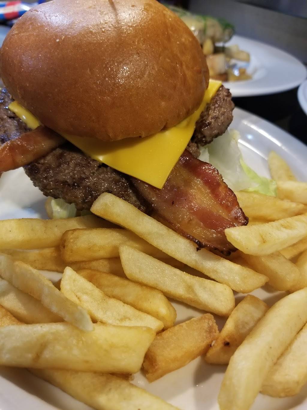 Sweet Basil Cafe | restaurant | 201 E 12th St, Streator, IL 61364, USA | 8156731171 OR +1 815-673-1171