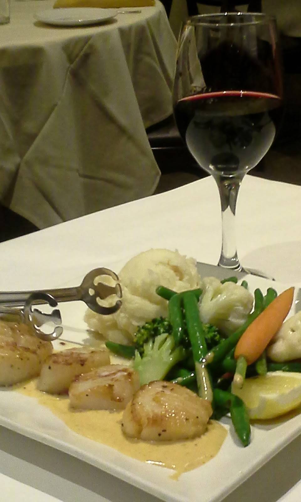 Atlas Grill & Clubroom | restaurant | 200 South 6th St, Minneapolis, MN 55402, USA | 6123324200 OR +1 612-332-4200