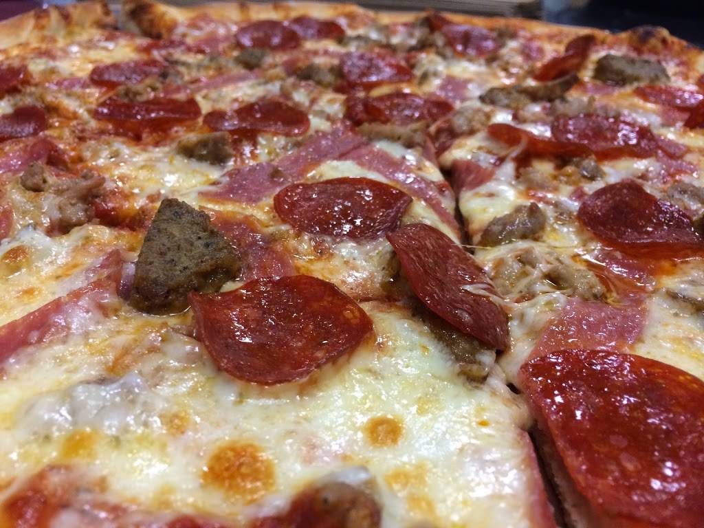 Freedas Pizza & Calzone | restaurant | Parelli Optical, 38 Enon St R, Beverly, MA 01915, USA | 9789690999 OR +1 978-969-0999