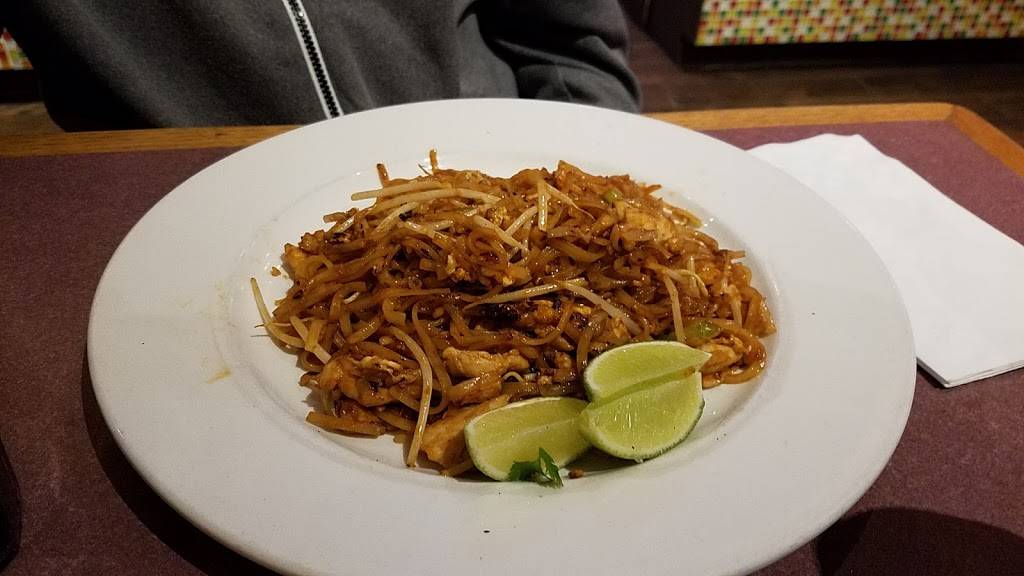 Big Bowl Pho | restaurant | 7106 NW Prairie View Rd, Kansas City, MO 64151, USA | 8163823488 OR +1 816-382-3488