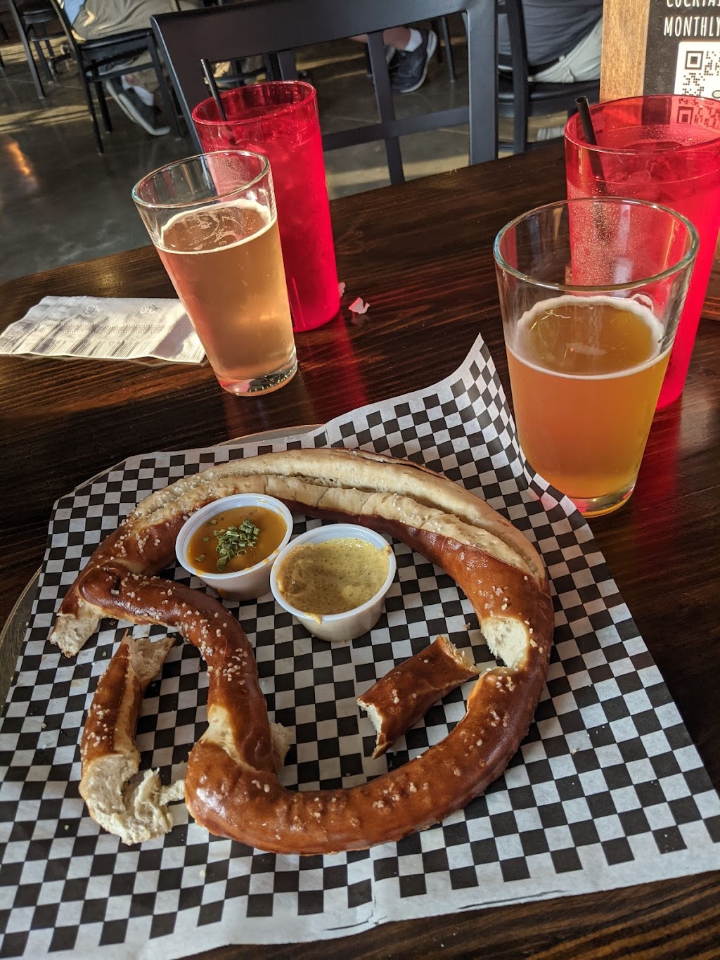 Flying Heart Brewing & Pub - West Monroe | restaurant | 204 Commerce St, West Monroe, LA 71291, USA | 3183670888 OR +1 318-367-0888