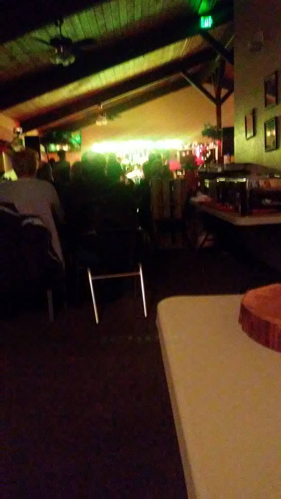 El Faro Bar and Grill | restaurant | 1700 Rozella Rd, Warsaw, IN 46580, USA | 5743764191 OR +1 574-376-4191