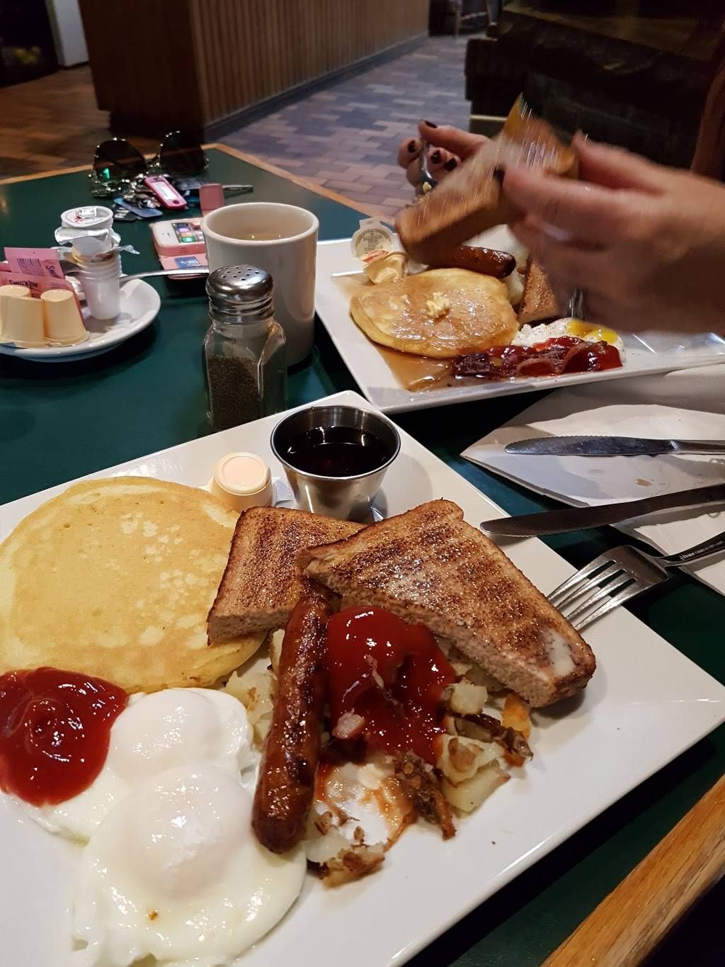 Harrison Park Inn Restaurant | restaurant | 137 2nd Ave E, Owen Sound, ON N4K 2E5, Canada | 5193765151 OR +1 519-376-5151