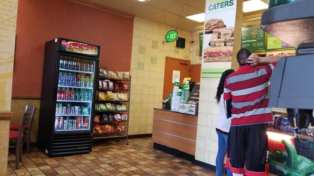 Subway | restaurant | 2011 Fresno St, Fresno, CA 93721, USA | 5594450739 OR +1 559-445-0739