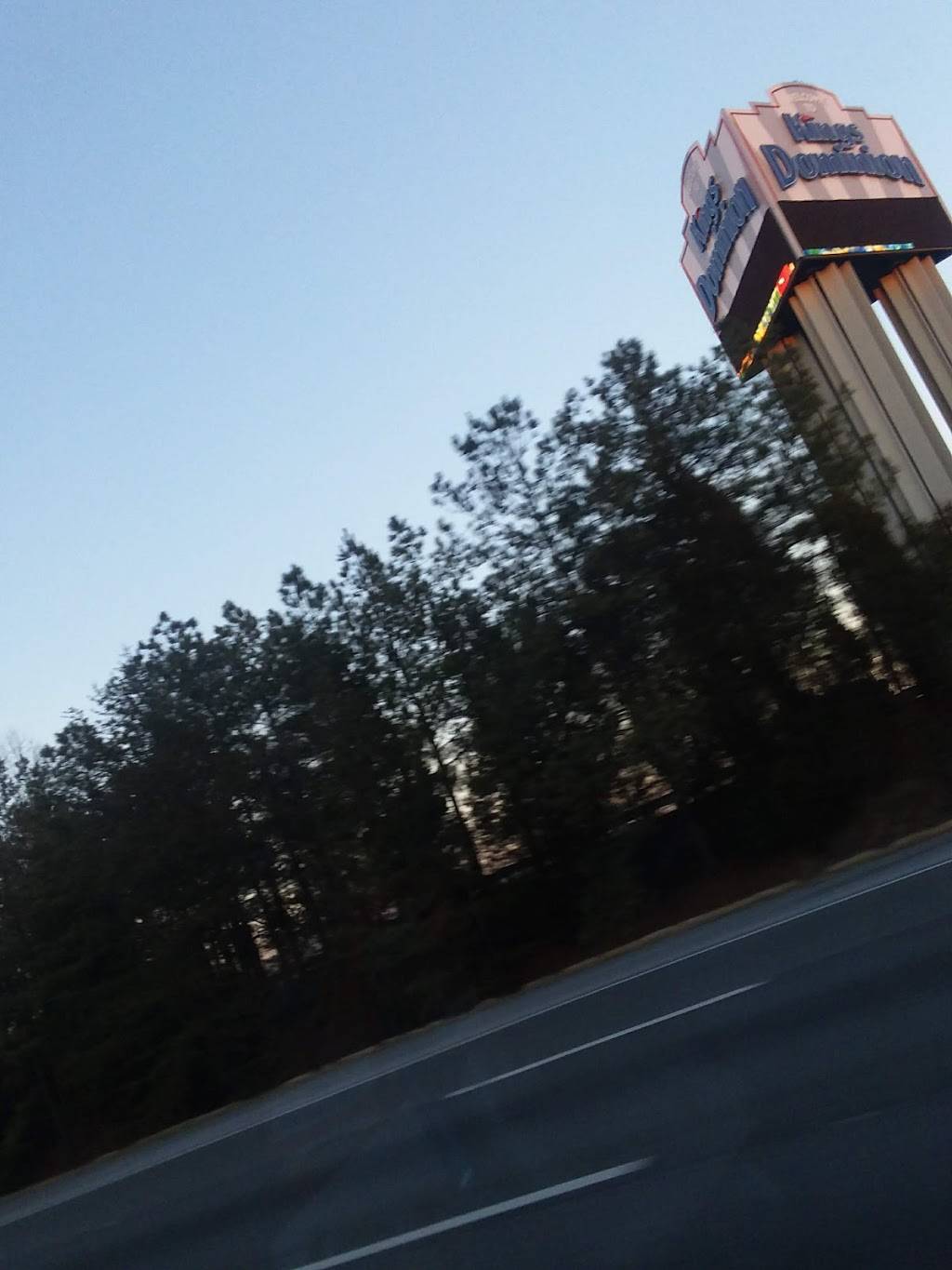 The Sandstonian | restaurant | 16102 Theme Park Way, Doswell, VA 23047, USA | 8048763287 OR +1 804-876-3287